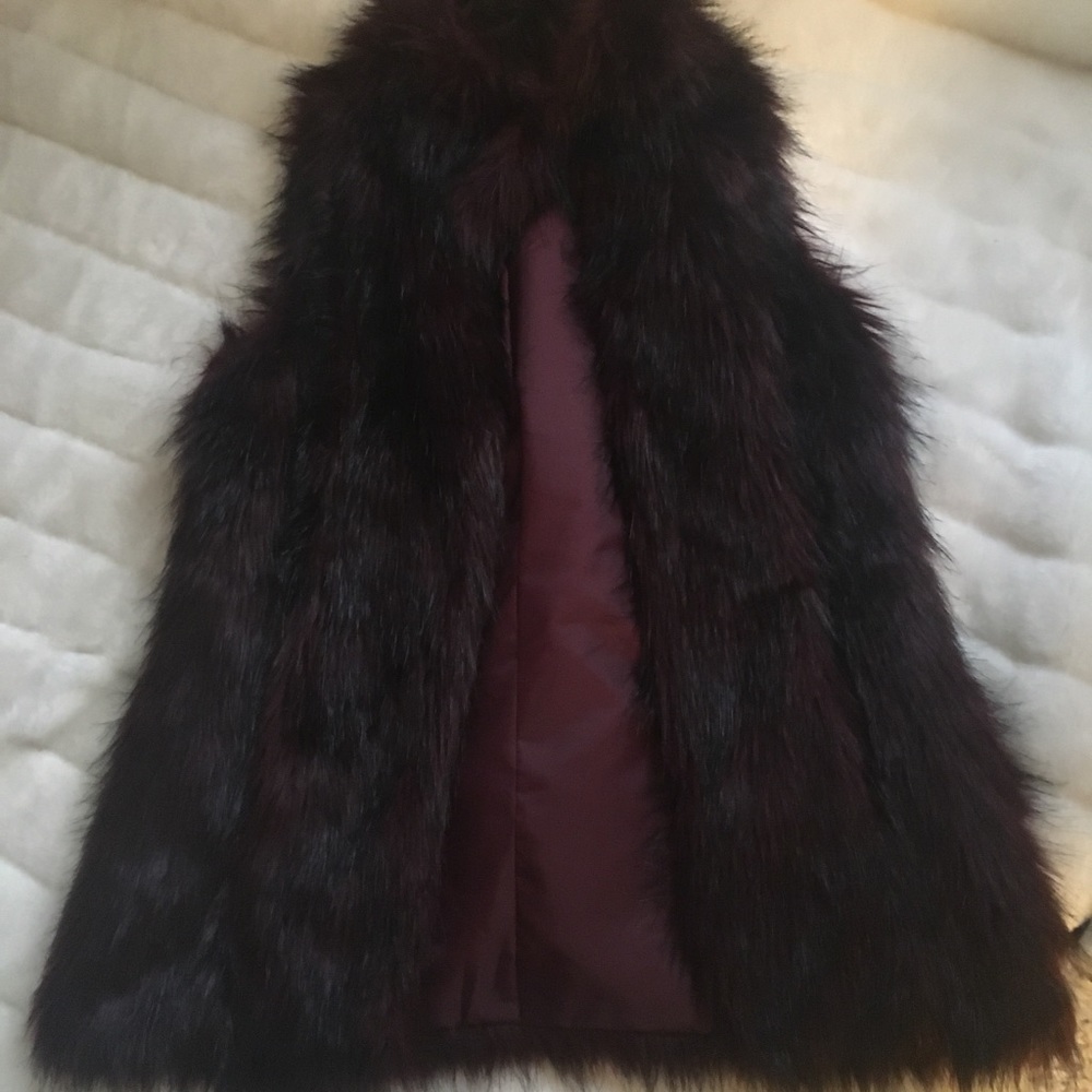 Womens Burgundy/black Vest